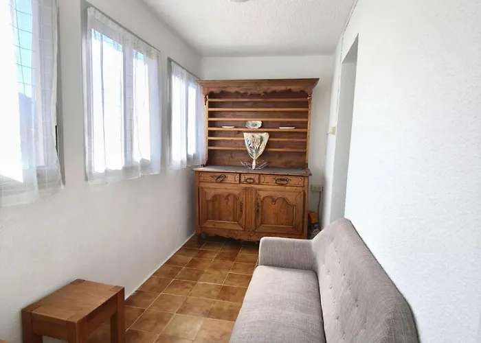 Bright With Two Bedrooms In Ajaccio