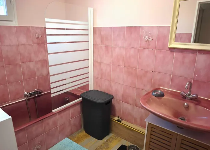 Bright With Two Bedrooms In Ajaccio Cauro